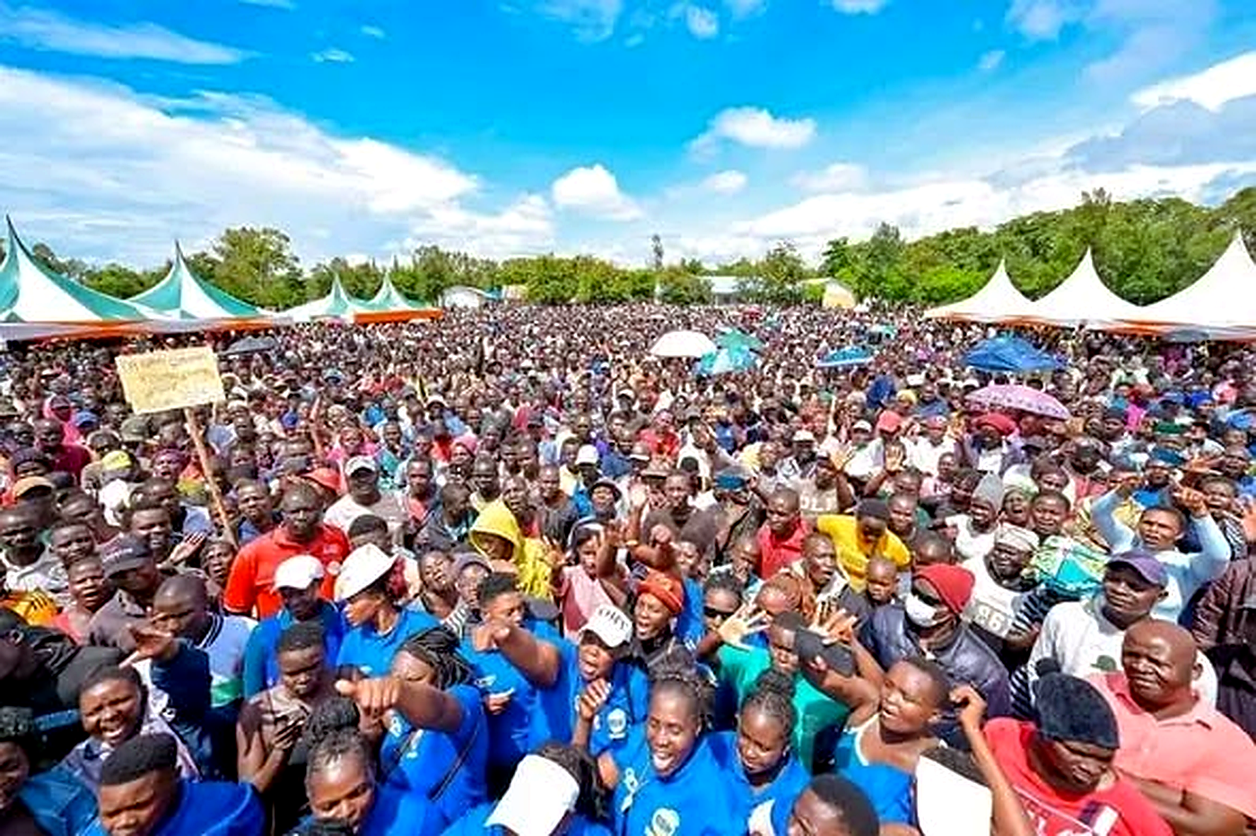 Politics cover image for Are the sizes of a politician’s crowds bankable support or astroturf activism?