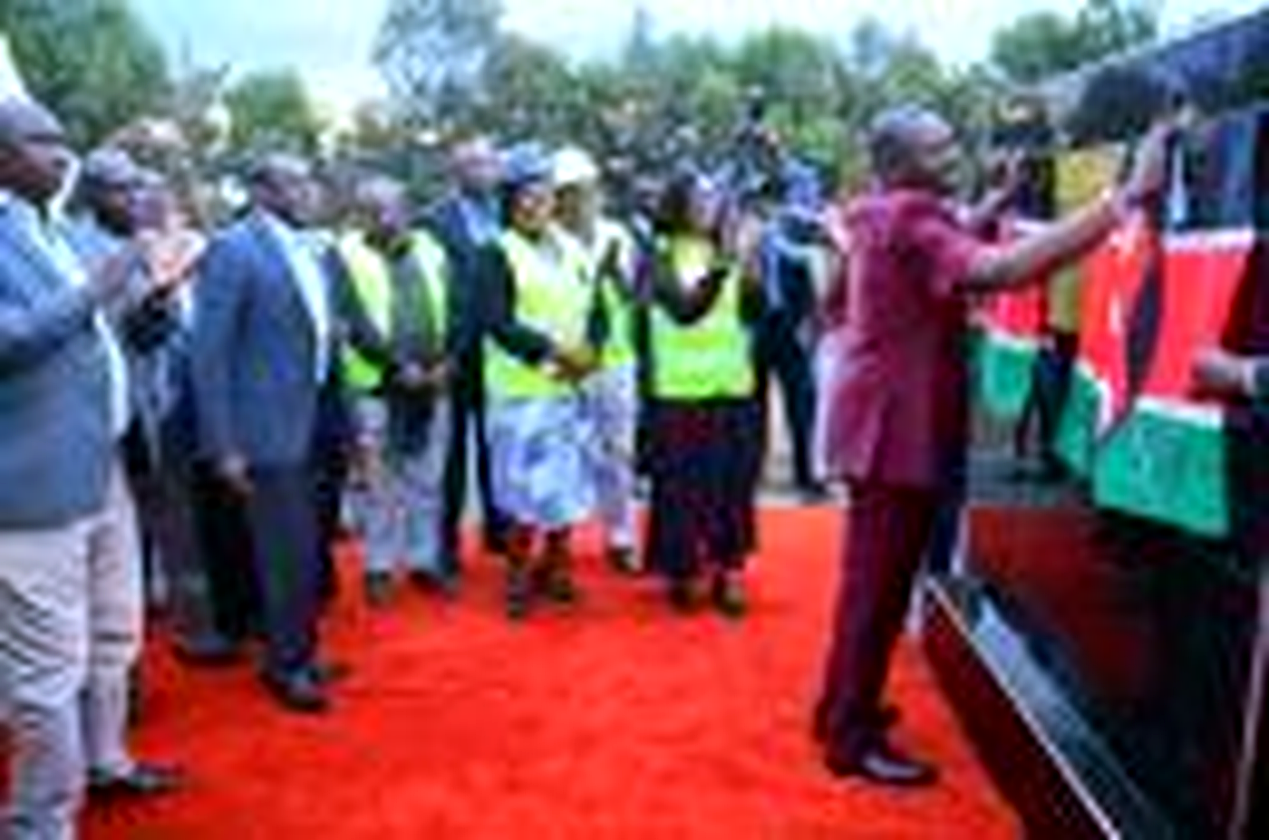 Politics cover image for Ruto’s Kaunda Suits: Decision Fatigue or Flamboyance?